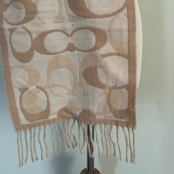 [Coach] Signature Reversible Muffler Cream and Tan Scarf w/Fringe - Picture 5 of 6
